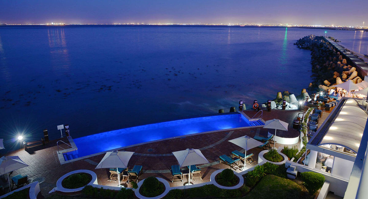 Utsikt från poolområde, Radisson Blu Lyxhotell Waterfront Kapstaden
