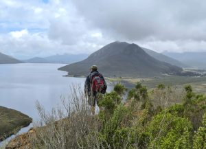 Man på en vandring i Kapstaden, Sydafrika